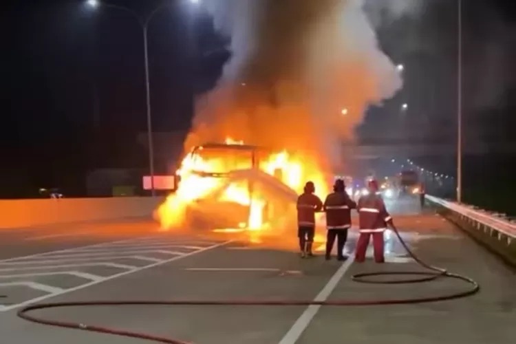 Bus Rombongan SD IT Terbakar di Tol Japek, Ini Faktanya