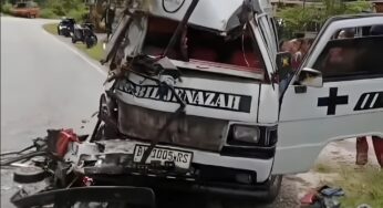 Ambulans Tabrakan dengan Truk, Sopir Tewas di Lokasi