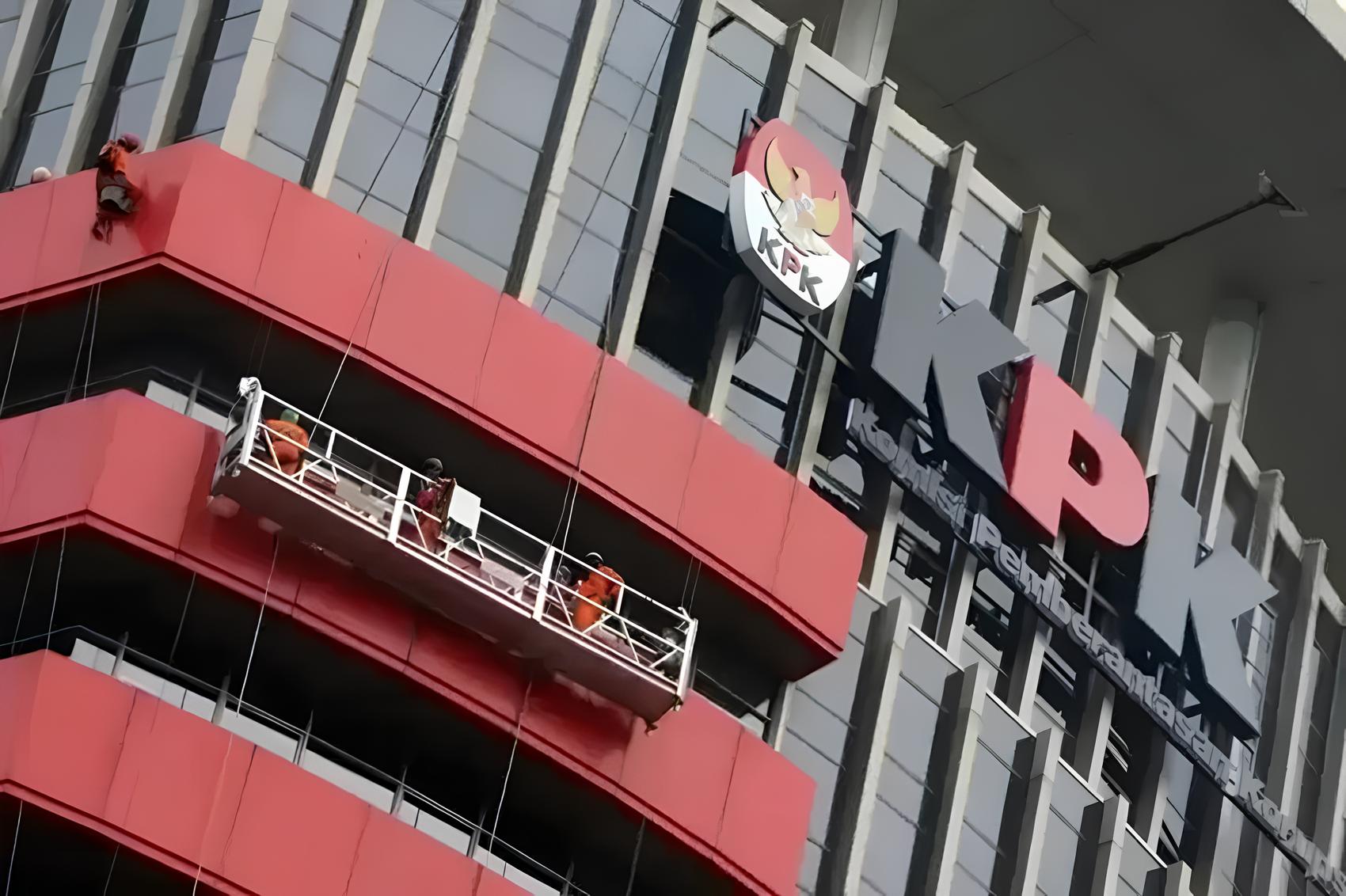 KPK Geledah Kantor Kemnaker Terkait Kasus Suap TKA